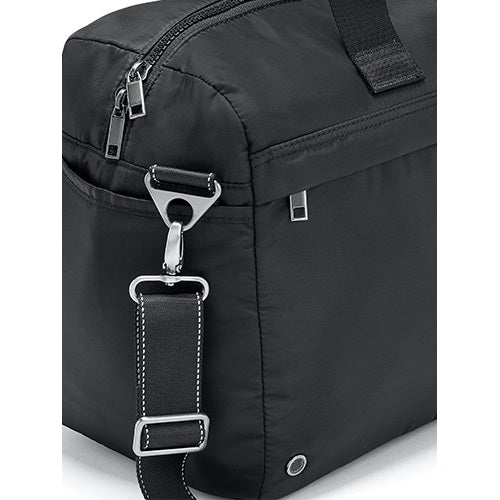 perfect duffle bag with side pockets